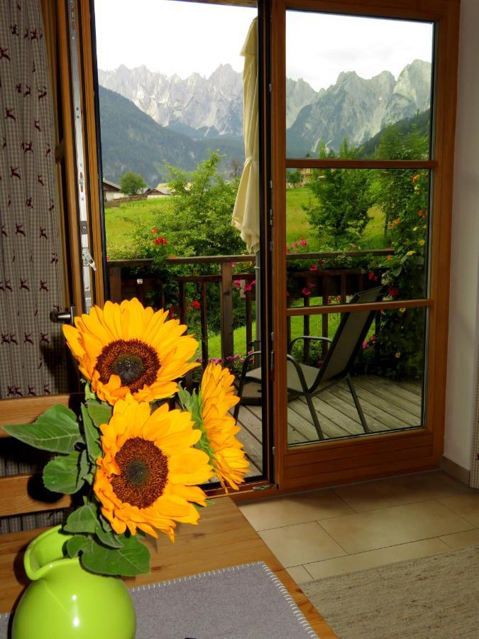Appartements gosaukamm.com Gosau Exterior foto