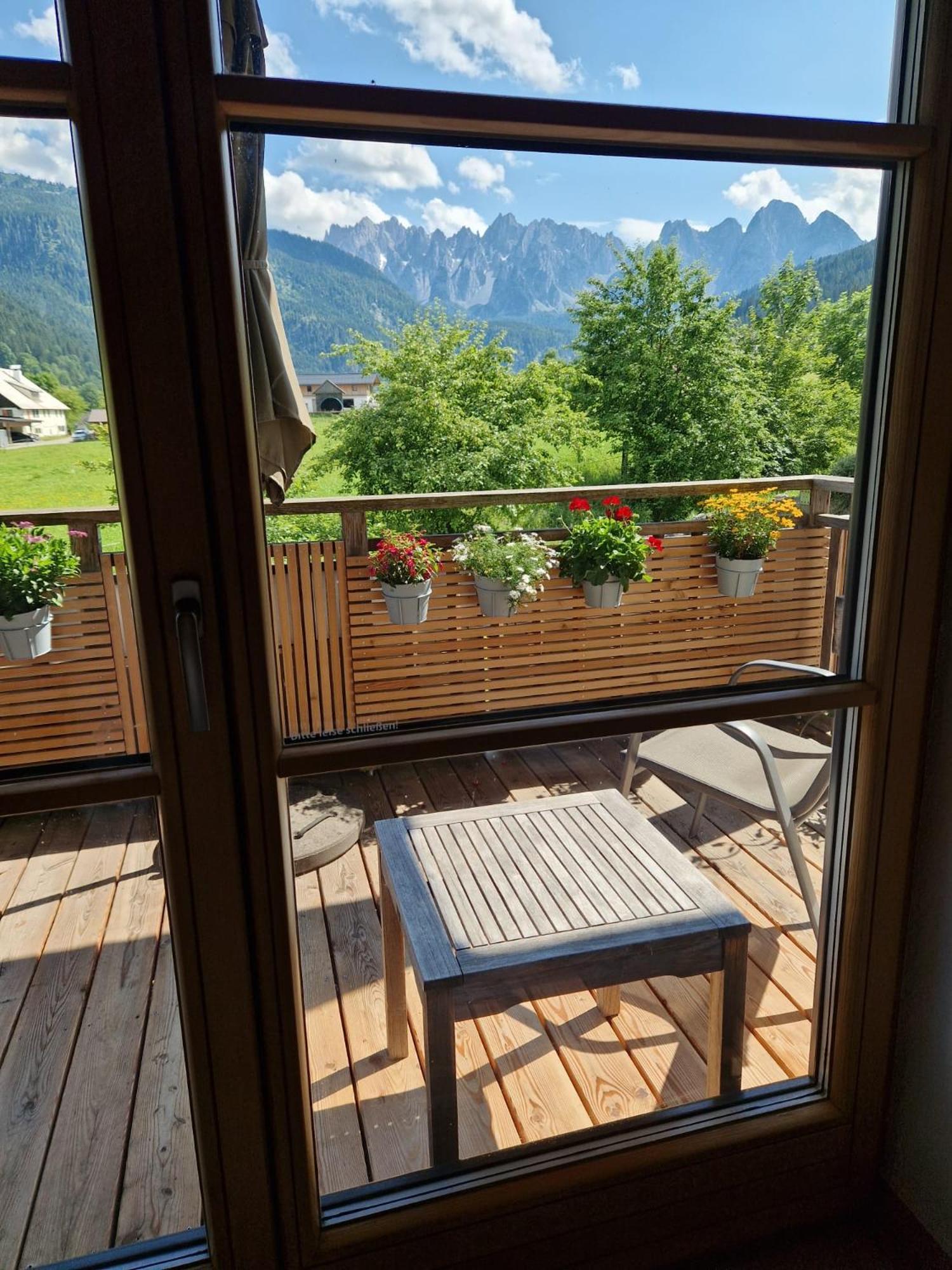 Appartements gosaukamm.com Gosau Exterior foto